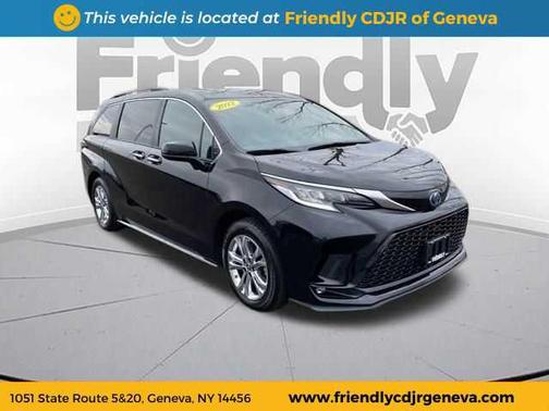 2022 Toyota Sienna XSE 7 Passenger