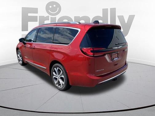 Red Hot Pearlcoat 2025 Chrysler Pacifica L