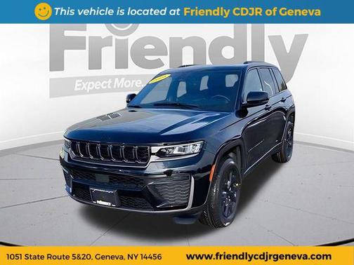 Diamond Black Crystal Pearlcoat 2026 Jeep Grand Cherokee Altitude