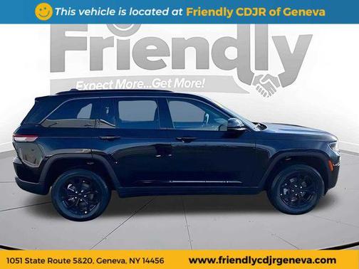 Diamond Black Crystal Pearlcoat 2026 Jeep Grand Cherokee Altitude