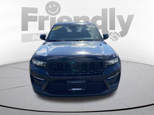 Diamond Black Crystal Pearlcoat 2023 Jeep Grand Cherokee Limited