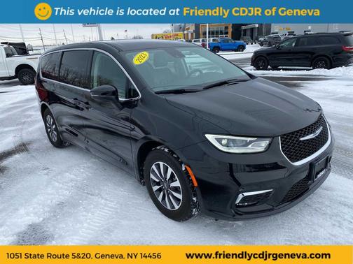 2023 Chrysler Pacifica Hybrid Touring L