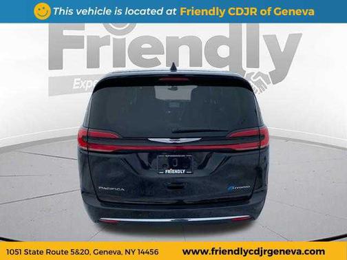 2023 Chrysler Pacifica Hybrid Touring L