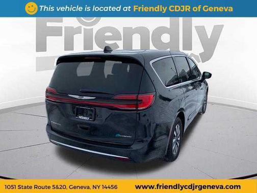 2023 Chrysler Pacifica Hybrid Touring L