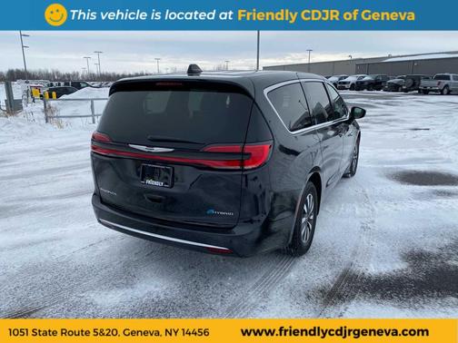 2023 Chrysler Pacifica Hybrid Touring L