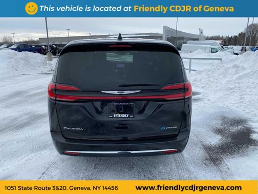 2023 Chrysler Pacifica Hybrid Touring L