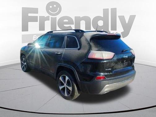 Diamond Black Crystal Pearlcoat 2022 Jeep Cherokee Limited