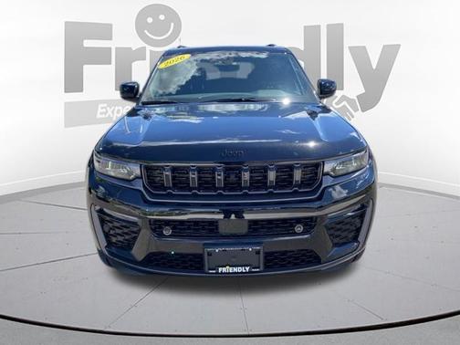 Diamond Black Crystal Pearlcoat 2026 Jeep Grand Cherokee Limited