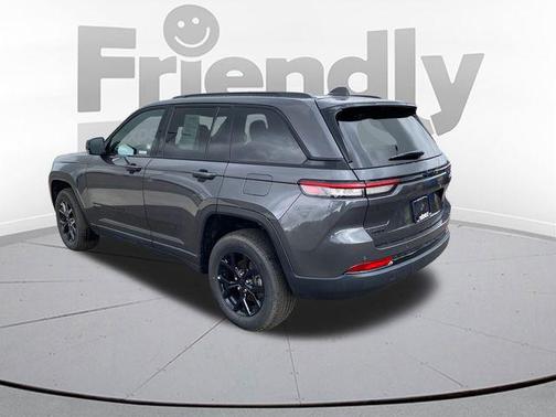 Baltic Gray Metallic Clearcoat 2025 Jeep Grand Cherokee Altitude