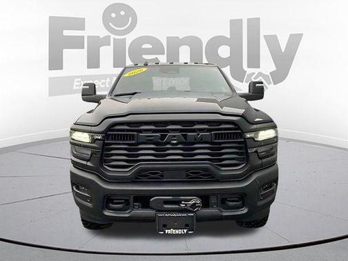 Diamond Black Crystal Pearlcoat 2026 RAM 2500 Tradesman Crew Cab 4x4 6'4' Box