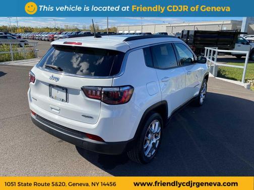 2022 Jeep Compass Latitude Lux