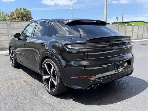 Chromite Black Metallic 2025 Porsche Cayenne