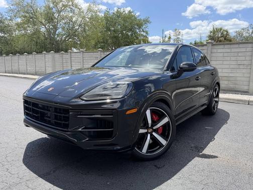 Chromite Black Metallic 2025 Porsche Cayenne