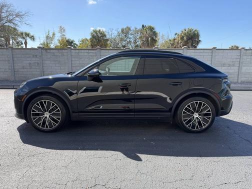 2025 Porsche Macan 