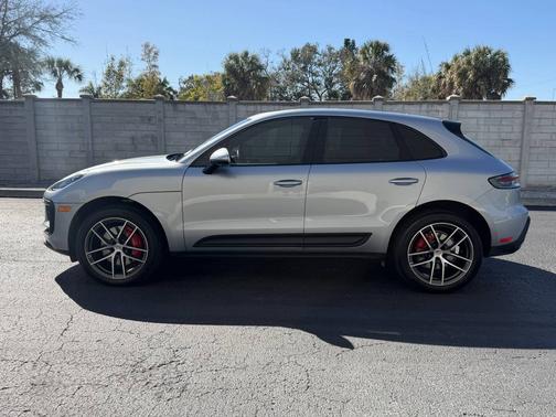 2025 Porsche Macan 