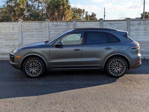 2021 Porsche Cayenne 