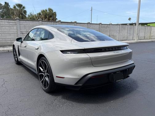Chalk 2023 Porsche Taycan