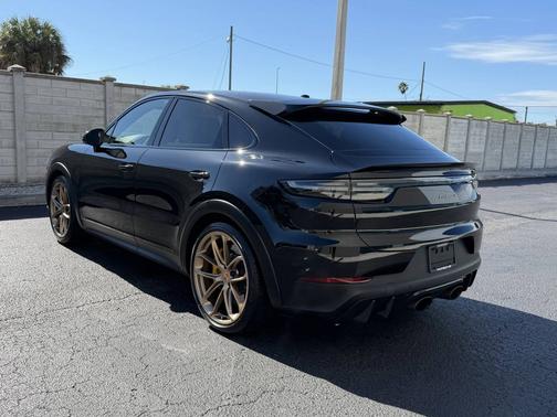 2023 Porsche Cayenne 