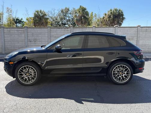 2018 Porsche Macan 