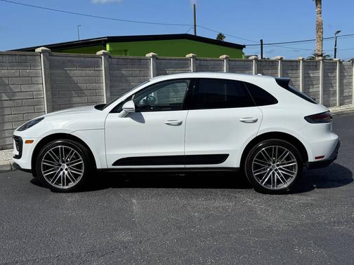 2025 Porsche Macan 