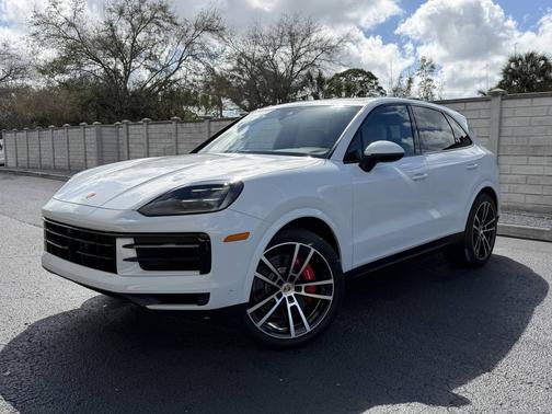 2024 Porsche Cayenne 