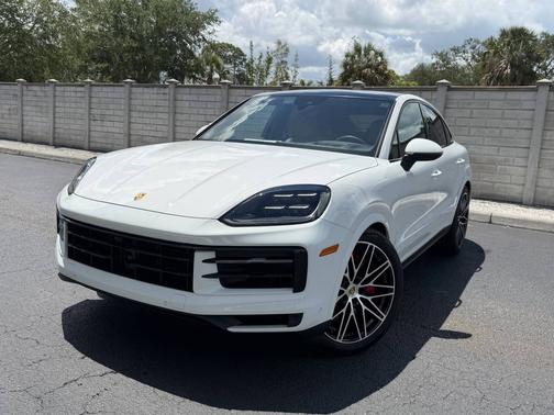 White 2024 Porsche Cayenne