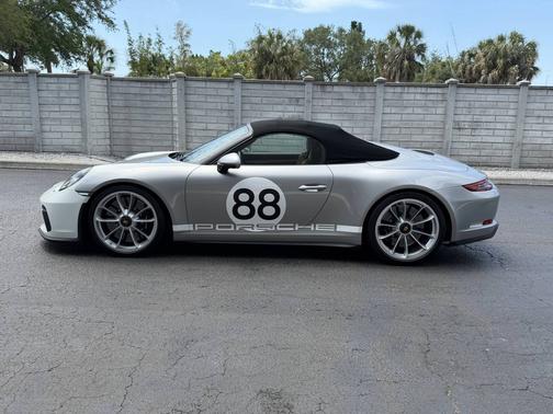 GT-Silver Metallic 2019 Porsche 911