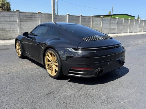 Jet Black Metallic 2022 Porsche 911