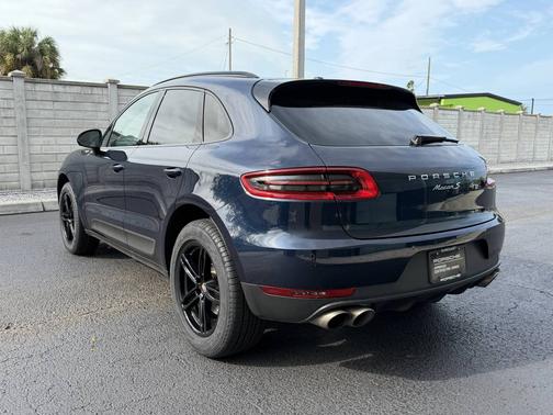 2017 Porsche Macan 