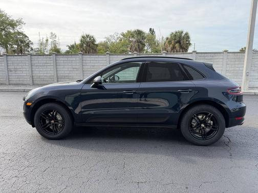 2017 Porsche Macan 