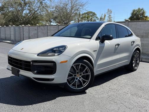 2022 Porsche Cayenne 
