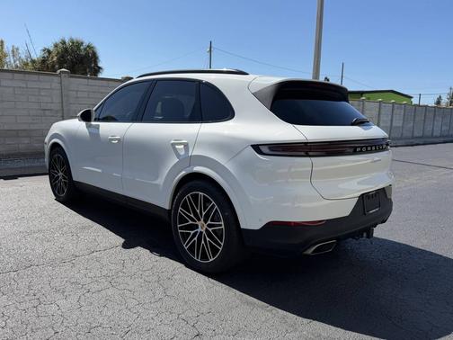 2024 Porsche Cayenne 