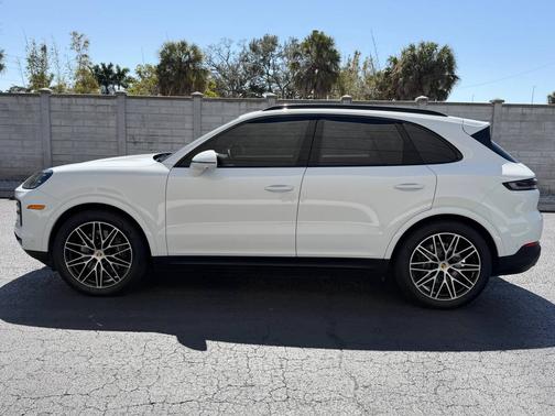 2024 Porsche Cayenne 