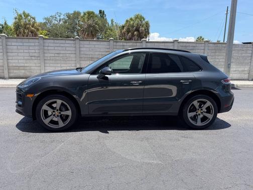 Volcano Grey Metallic 2023 Porsche Macan