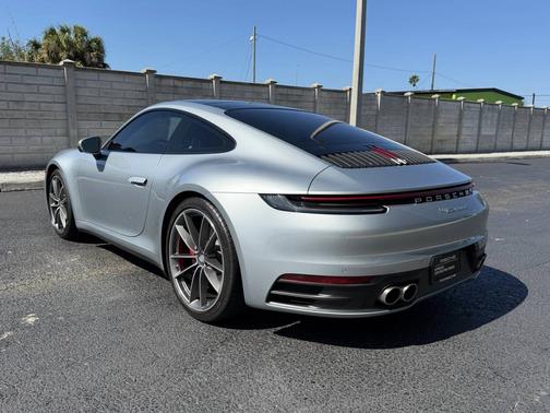 Dolomite Silver Metallic 2020 Porsche 911