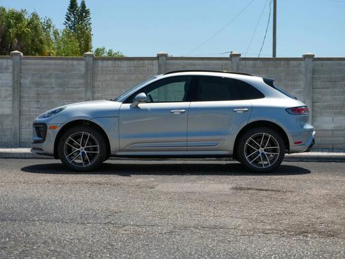 2025 Porsche Macan 