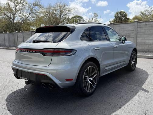 2025 Porsche Macan 