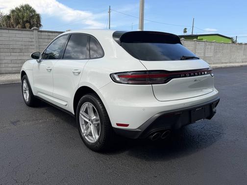 White 2023 Porsche Macan