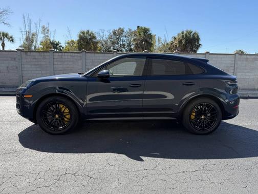2024 Porsche Cayenne 