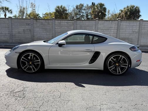 2025 Porsche 718 Cayman 