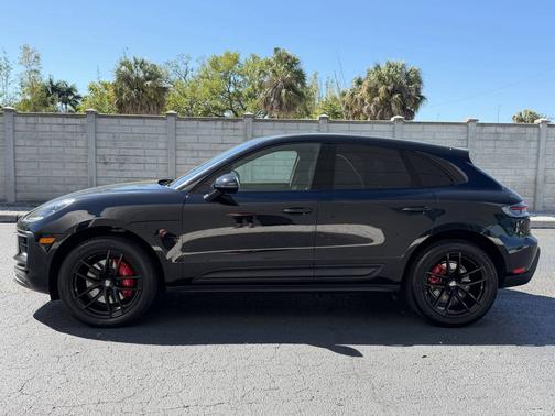 2023 Porsche Macan 