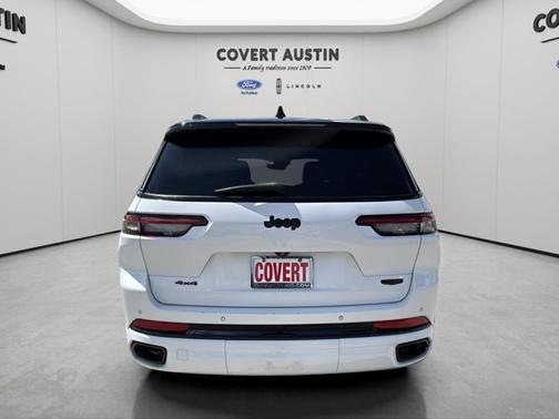 2023 Jeep Grand Cherokee SUMMIT