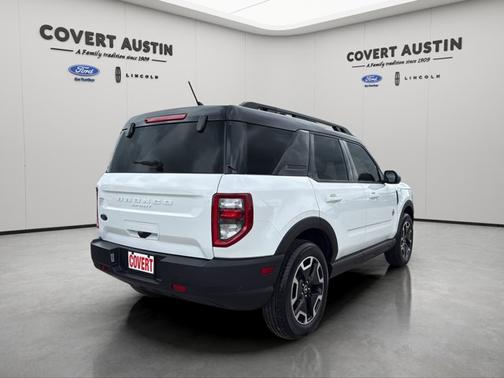 OXFORD WHITE 2024 Ford Bronco Sport OUTER BANKS