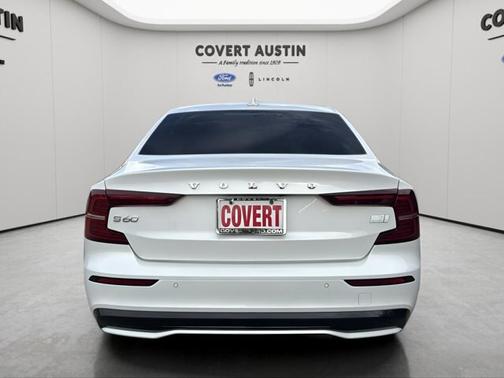 2024 Volvo S60 T8 PLUS DARK THEME