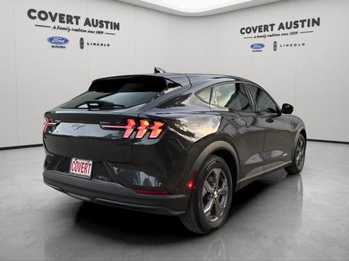 2022 Ford Mustang Mach-E SELECT