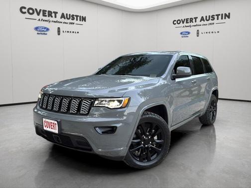 2022 Jeep Grand Cherokee LAREDO
