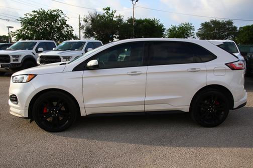 Photo 4 of 32 of 2019 Ford Edge ST