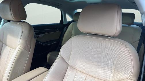 Glacier White Metallic 2020 Audi A8 L 60