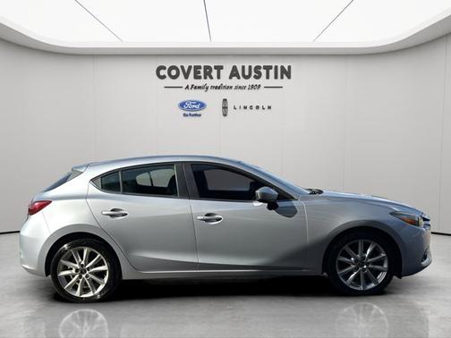 2017 Mazda Mazda3 GRAND TOURING