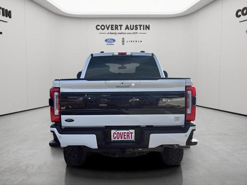 2025 Ford F-250 PLATINUM